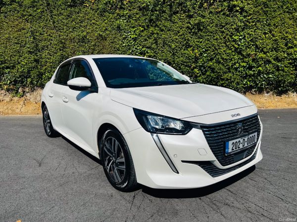 Peugeot 208 Hatchback, Petrol, 2020, White