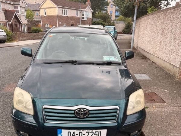 Toyota Avensis Saloon, Petrol, 2004, Green