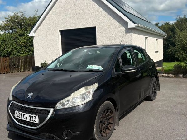Peugeot 208 Hatchback, Diesel, 2013, Black