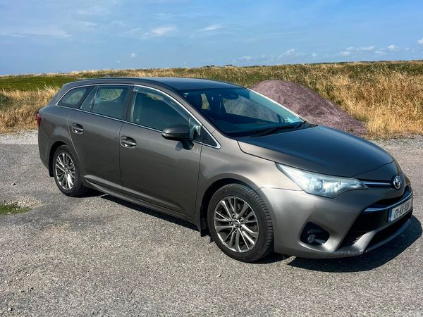Toyota Avensis MPV, Diesel, 2017, Grey