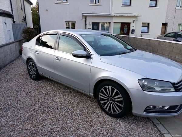Volkswagen Passat Saloon, Diesel, 2011, Silver