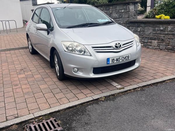 Toyota Auris Hatchback, Petrol, 2010, Silver
