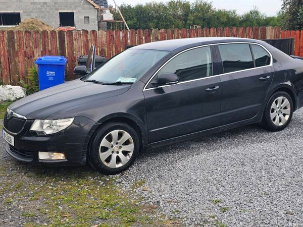 Skoda Superb Hatchback, Diesel, 2010, Black
