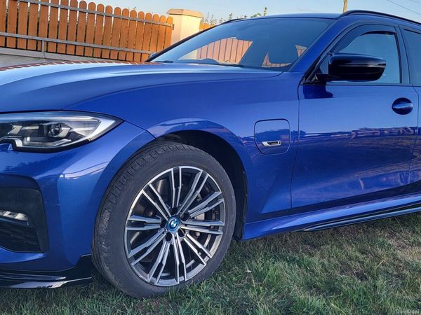 BMW 3-Series Estate, Petrol Hybrid, 2022, Blue
