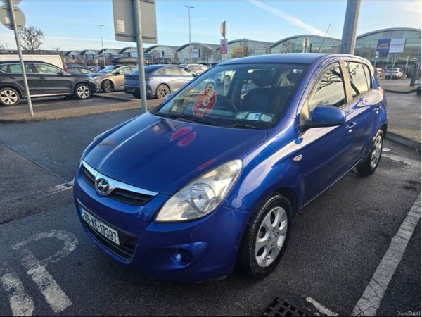 Hyundai i20 Hatchback, Petrol, 2009, Blue