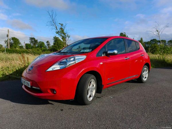 Nissan Leaf Hatchback, Electric, 2016, Red