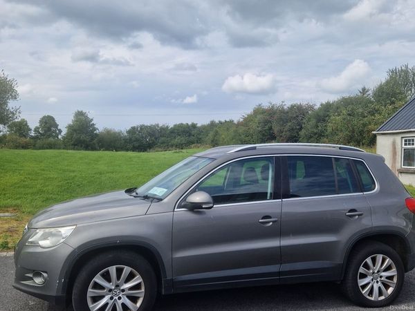 Volkswagen Tiguan SUV, Petrol, 2008, Grey
