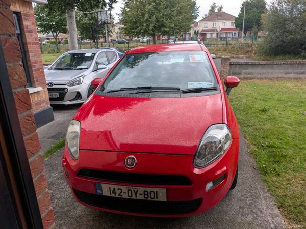 Fiat Punto Hatchback, Petrol, 2014, Red