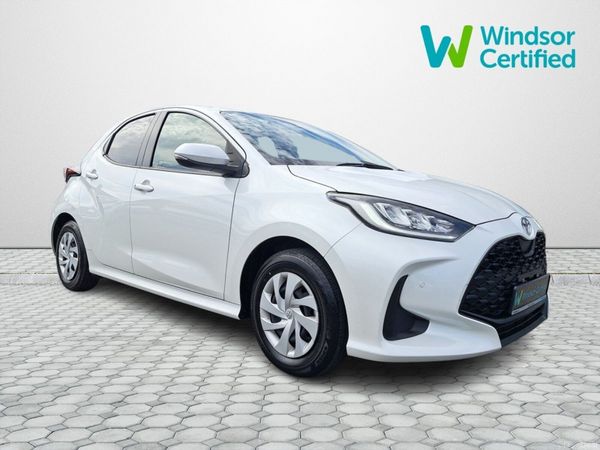 Toyota Yaris Hatchback, Petrol Hybrid, 2024, White