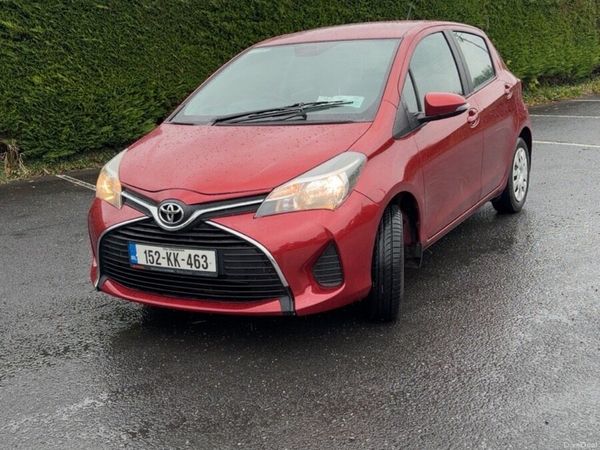 Toyota Yaris Hatchback, Petrol, 2015, Red
