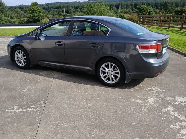 Toyota Avensis Saloon, Diesel, 2011, Grey