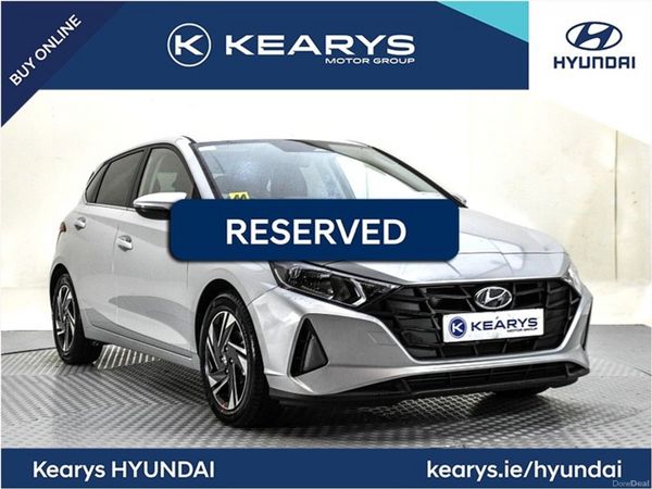Hyundai i20 Hatchback, Petrol, 2023, Silver