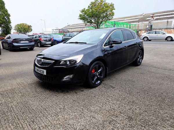 Vauxhall Astra Hatchback, Diesel, 2012, Black