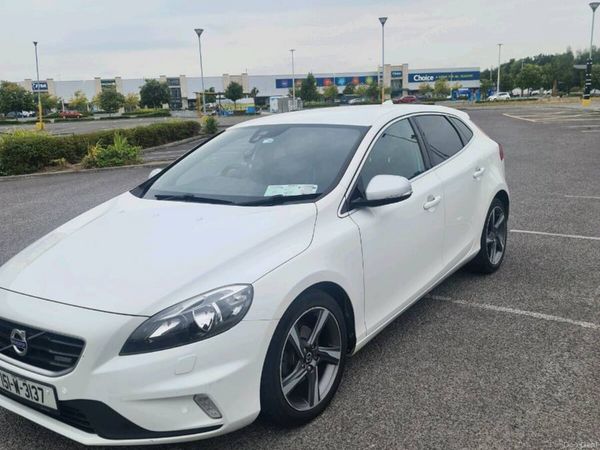 Volvo V40 Hatchback, Diesel, 2015, White