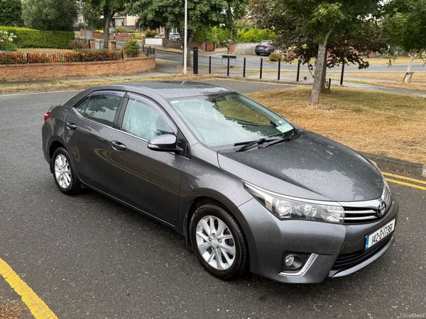 Toyota Corolla Saloon, Petrol, 2014, Grey