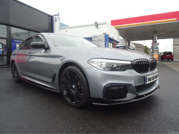 BMW 5-Series Saloon, Petrol Plug-in Hybrid, 2019, Blue