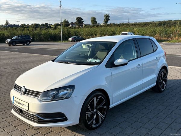 Volkswagen Polo Hatchback, Petrol, 2015, White