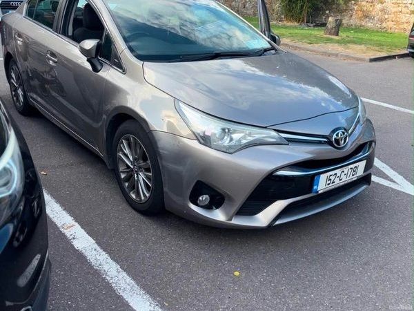 Toyota Avensis Saloon, Diesel, 2015, Bronze
