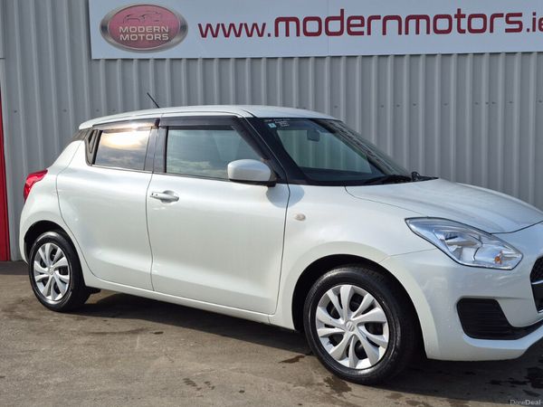 Suzuki Swift Hatchback, Petrol, 2020, White