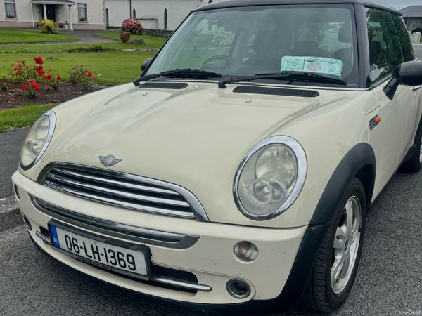 Mini Cooper Hatchback, Petrol, 2006, White