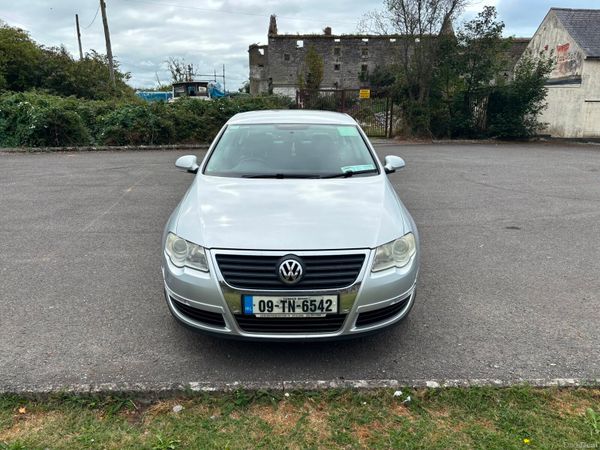 Volkswagen Passat Saloon, Diesel, 2009, Silver