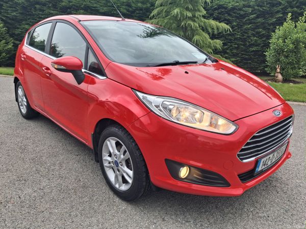Ford Fiesta Hatchback, Petrol, 2014, Red