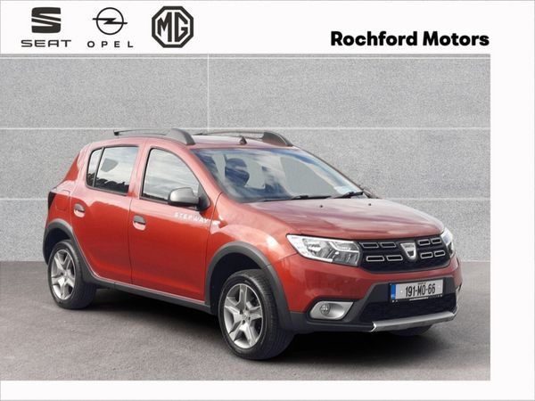 Dacia Sandero Hatchback, Petrol, 2019, Red