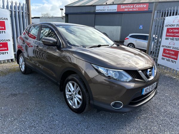 Nissan Qashqai Hatchback, Diesel, 2014, Brown