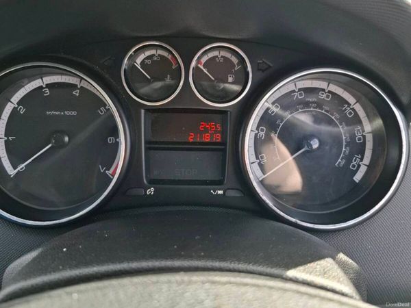 Peugeot 308 Hatchback, Petrol, 2011, Black