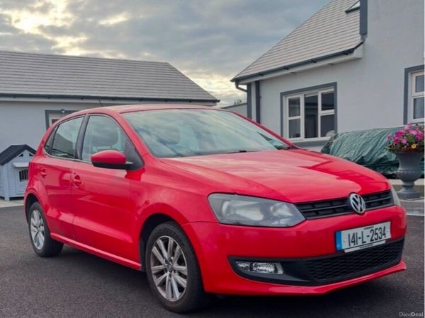 Volkswagen Polo Hatchback, Petrol, 2014, Red