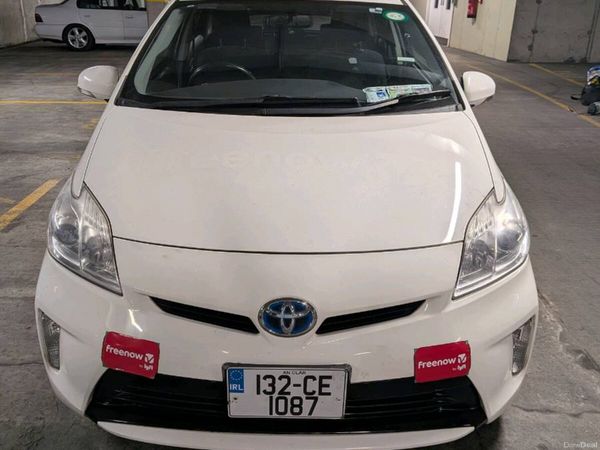 Toyota Prius Hatchback, Petrol Hybrid, 2013, White