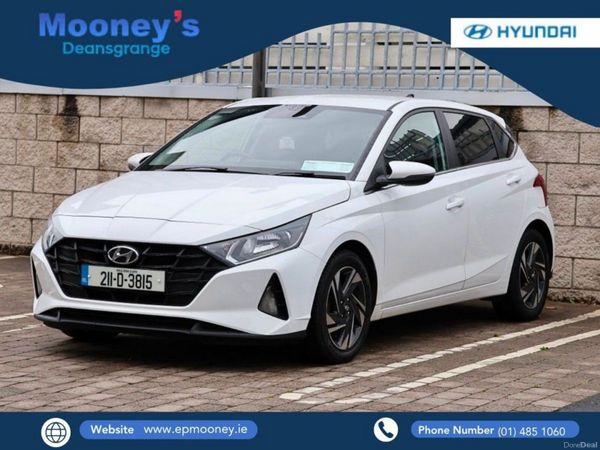Hyundai i20 Hatchback, Petrol, 2021, White