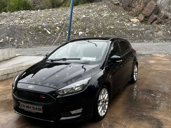 Ford Focus Hatchback, Diesel, 2017, Black