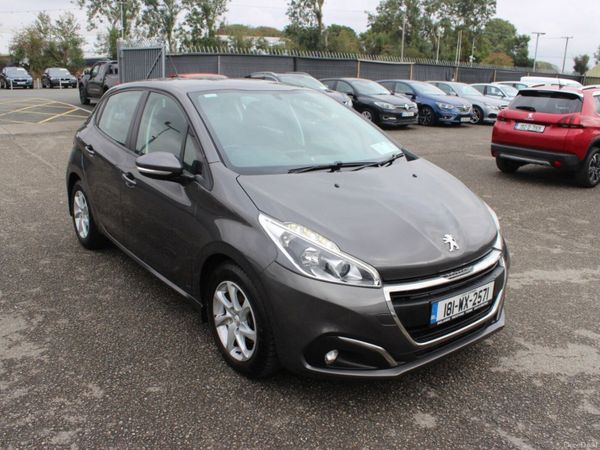 Peugeot 208 Hatchback, Diesel, 2018, Grey