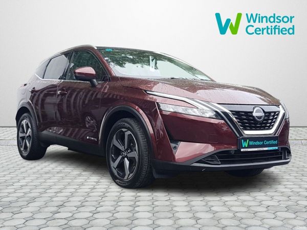 Nissan Qashqai MPV, Petrol Hybrid, 2023, Red