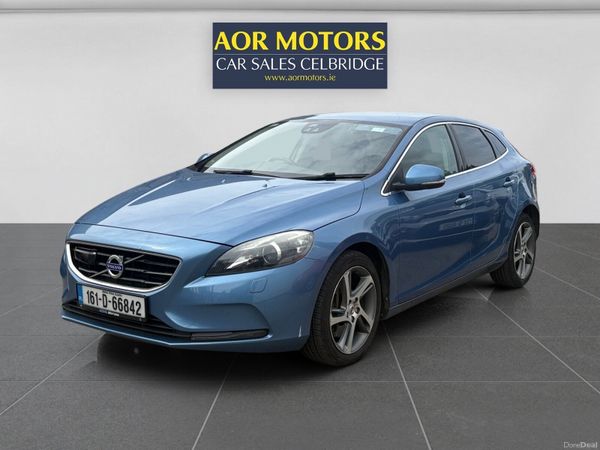 Volvo V40 Hatchback, Diesel, 2016, Blue
