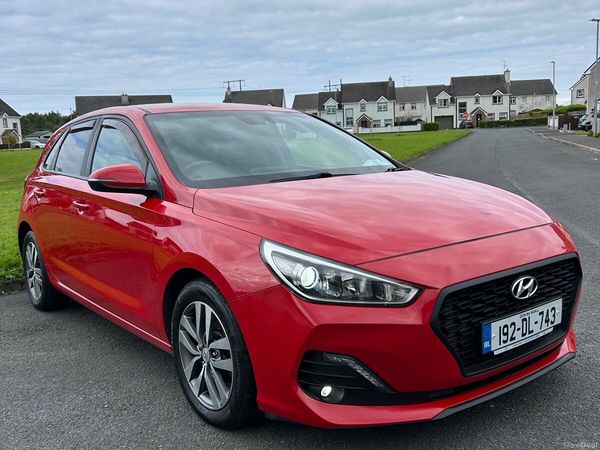 Hyundai i30 Hatchback, Petrol, 2019, Red