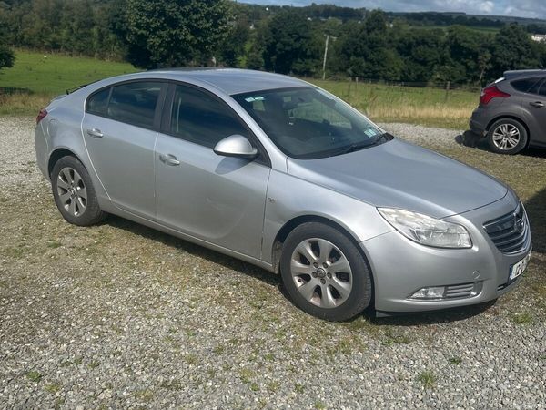 Opel Insignia Estate, Petrol, 2012, Silver
