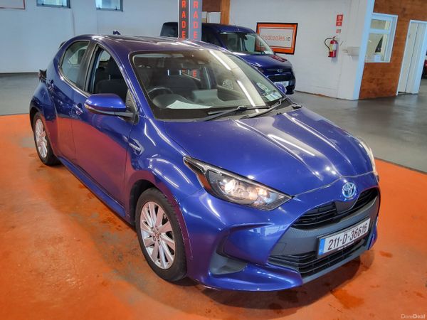 Toyota Yaris Hatchback, Petrol Hybrid, 2021, Blue
