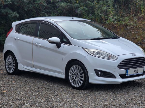 Ford Fiesta Hatchback, Petrol, 2016, White