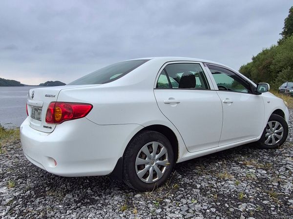 Toyota Corolla Saloon, Diesel, 2008, White