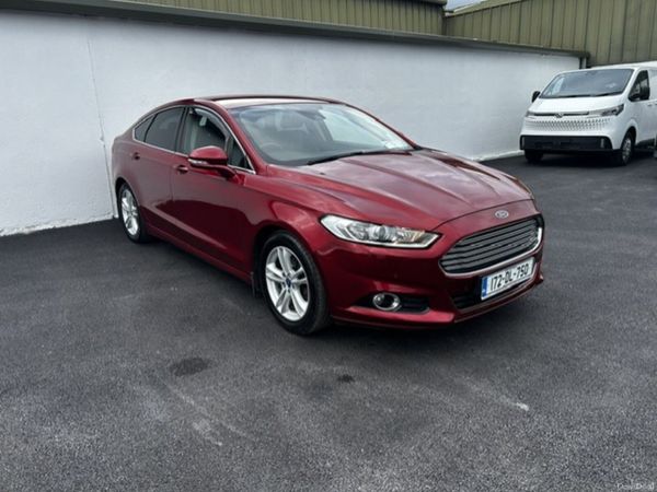 Ford Mondeo Hatchback, Diesel, 2017, Red