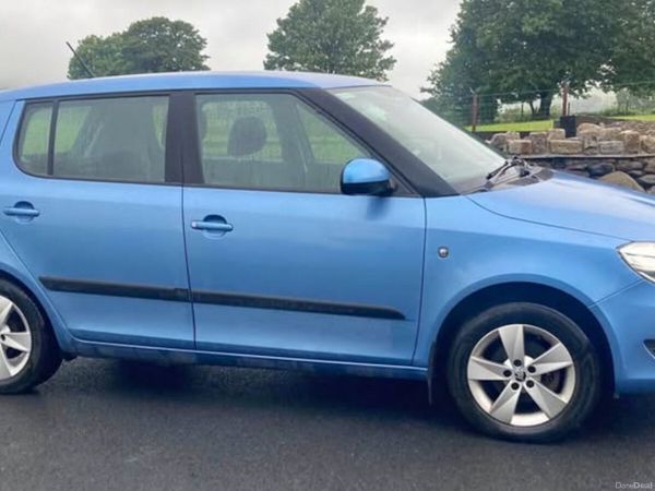 Skoda Fabia Hatchback, Petrol, 2014, Blue