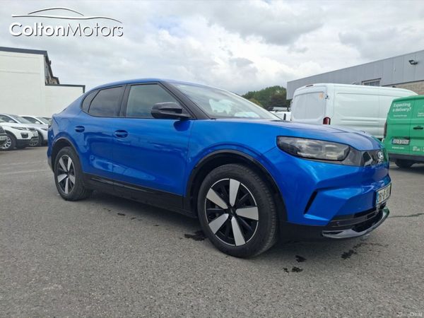 Ford Capri MPV, Electric, 2026, Blue