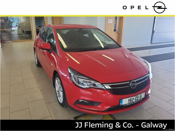 Opel Astra Hatchback, Petrol, 2019, Red