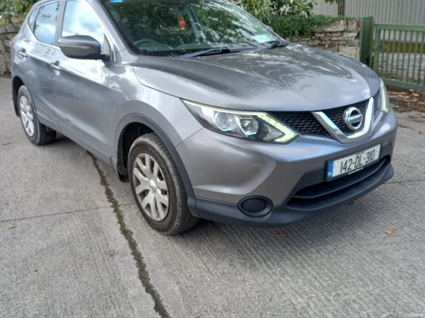 Nissan Qashqai Hatchback, Petrol, 2014, Grey