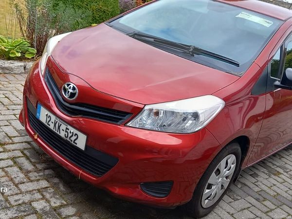 Toyota Yaris Hatchback, Petrol, 2012, Red