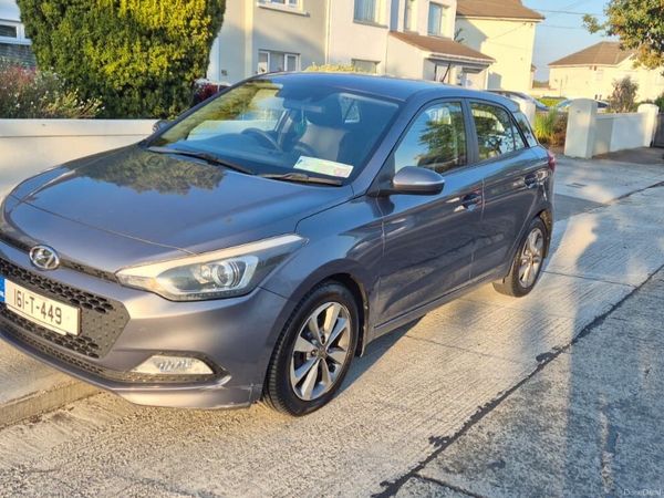 Hyundai i20 Hatchback, Petrol, 2016, Grey