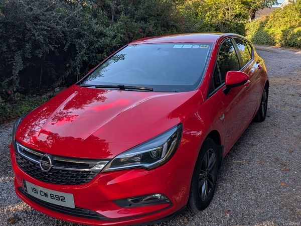 Opel Astra Hatchback, Petrol, 2019, Red