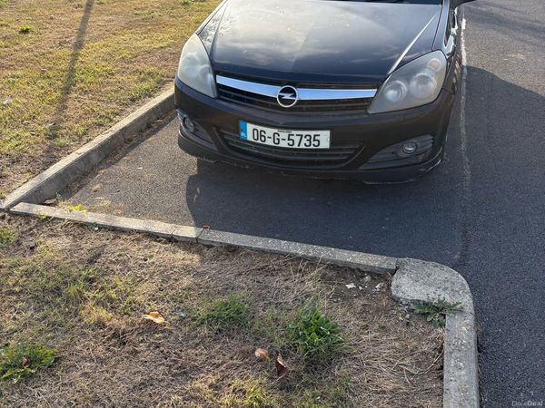Opel Astra Hatchback, Petrol, 2006, Black